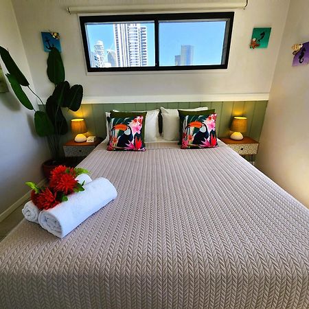 Broadbeach, Stylish Apartment Close To Everything โกลด์โคสต์ ภายนอก รูปภาพ