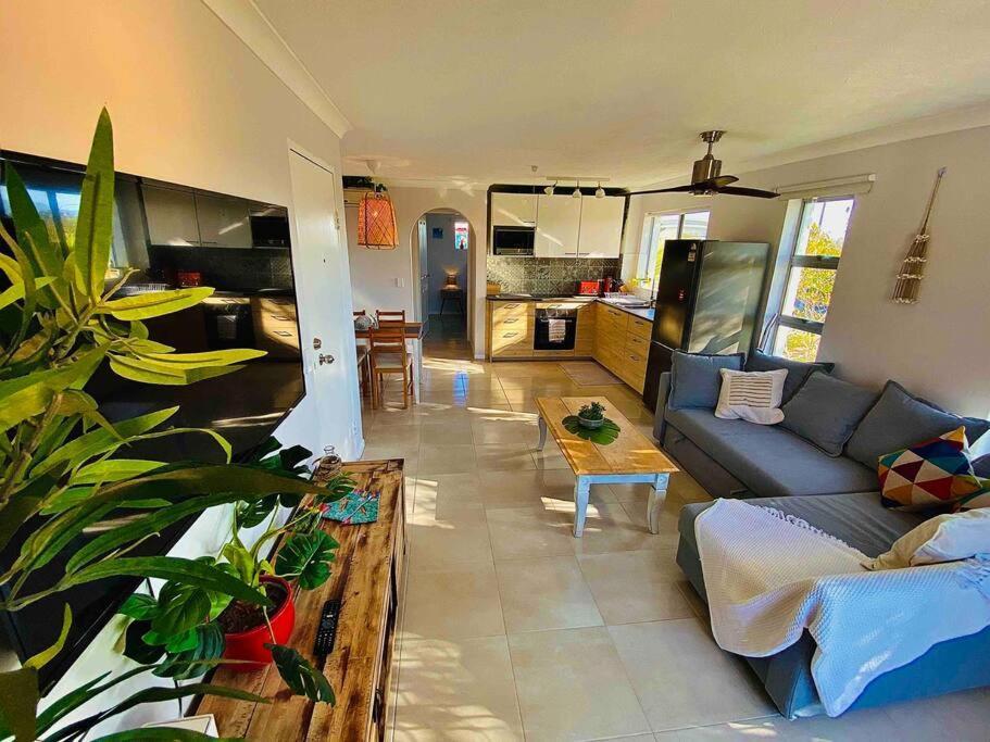 Broadbeach, Stylish Apartment Close To Everything โกลด์โคสต์ ภายนอก รูปภาพ