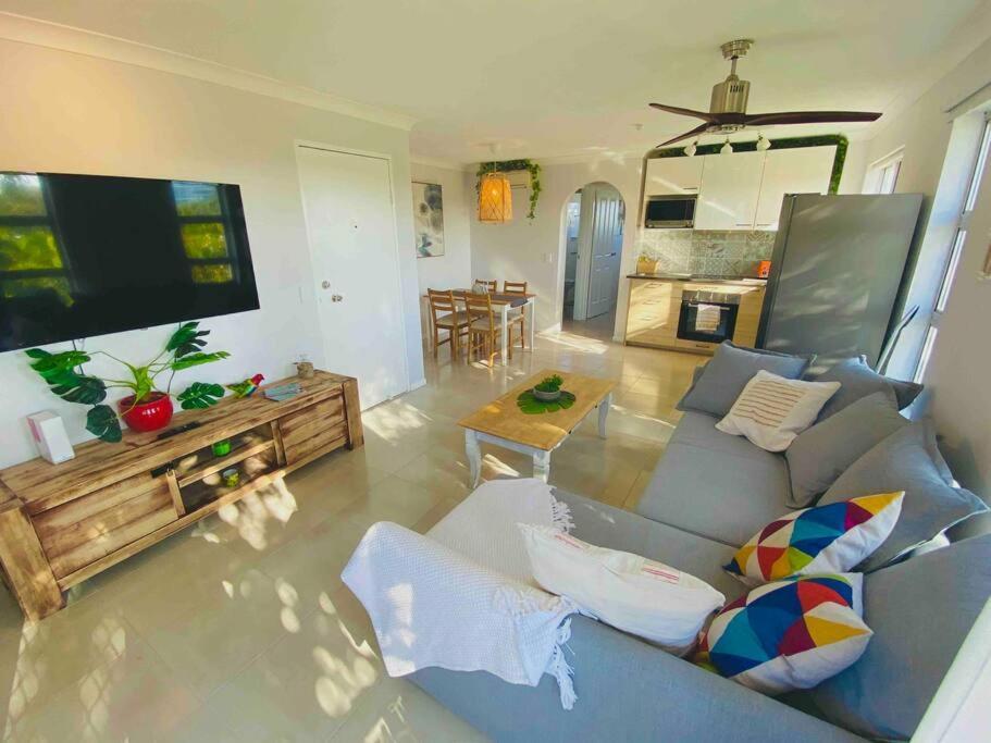 Broadbeach, Stylish Apartment Close To Everything โกลด์โคสต์ ภายนอก รูปภาพ