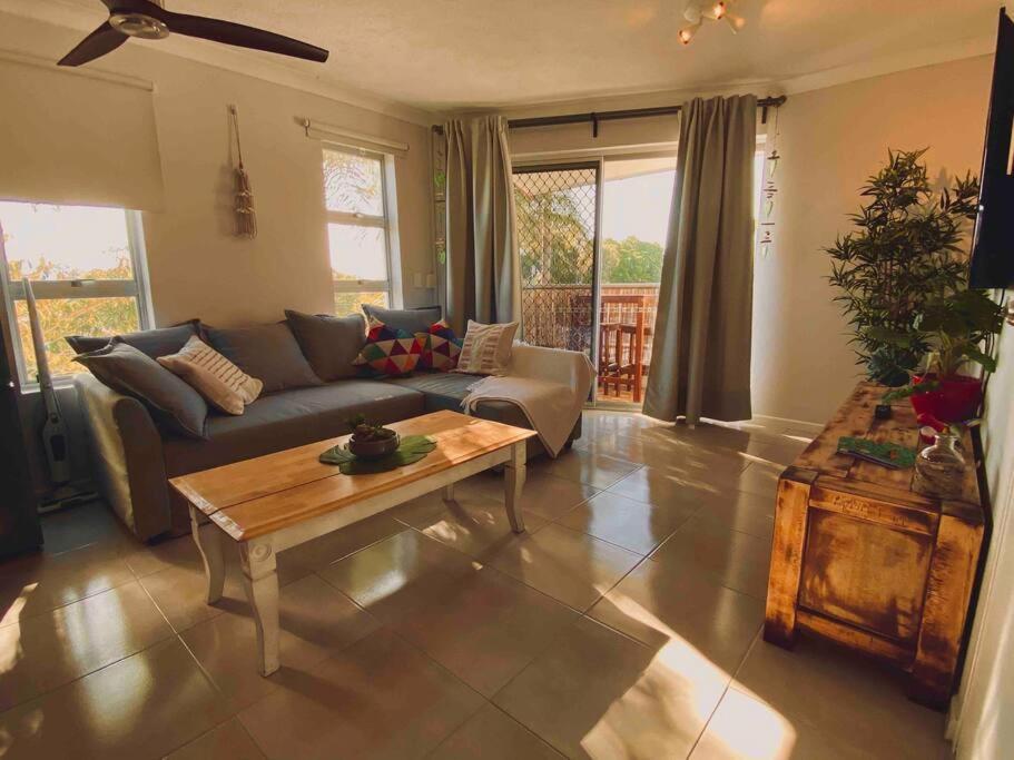 Broadbeach, Stylish Apartment Close To Everything โกลด์โคสต์ ภายนอก รูปภาพ